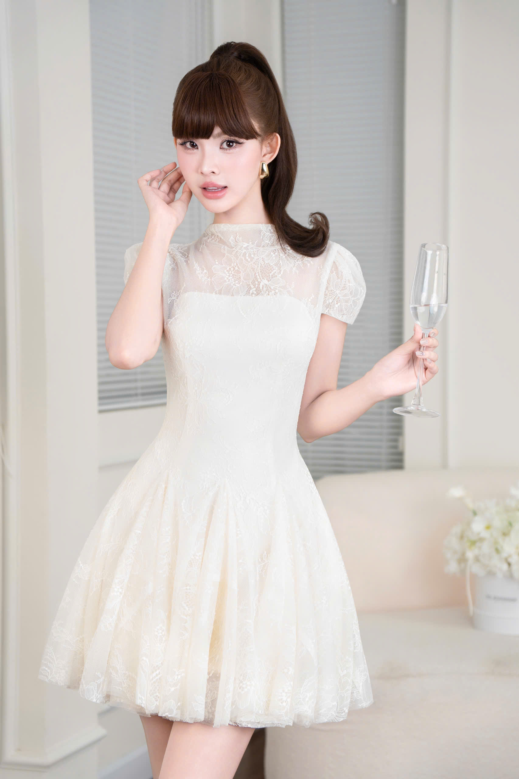 Đầm váy dự tiệc dáng xòe hở lưng cộc tay vải ren hoa cao cấp